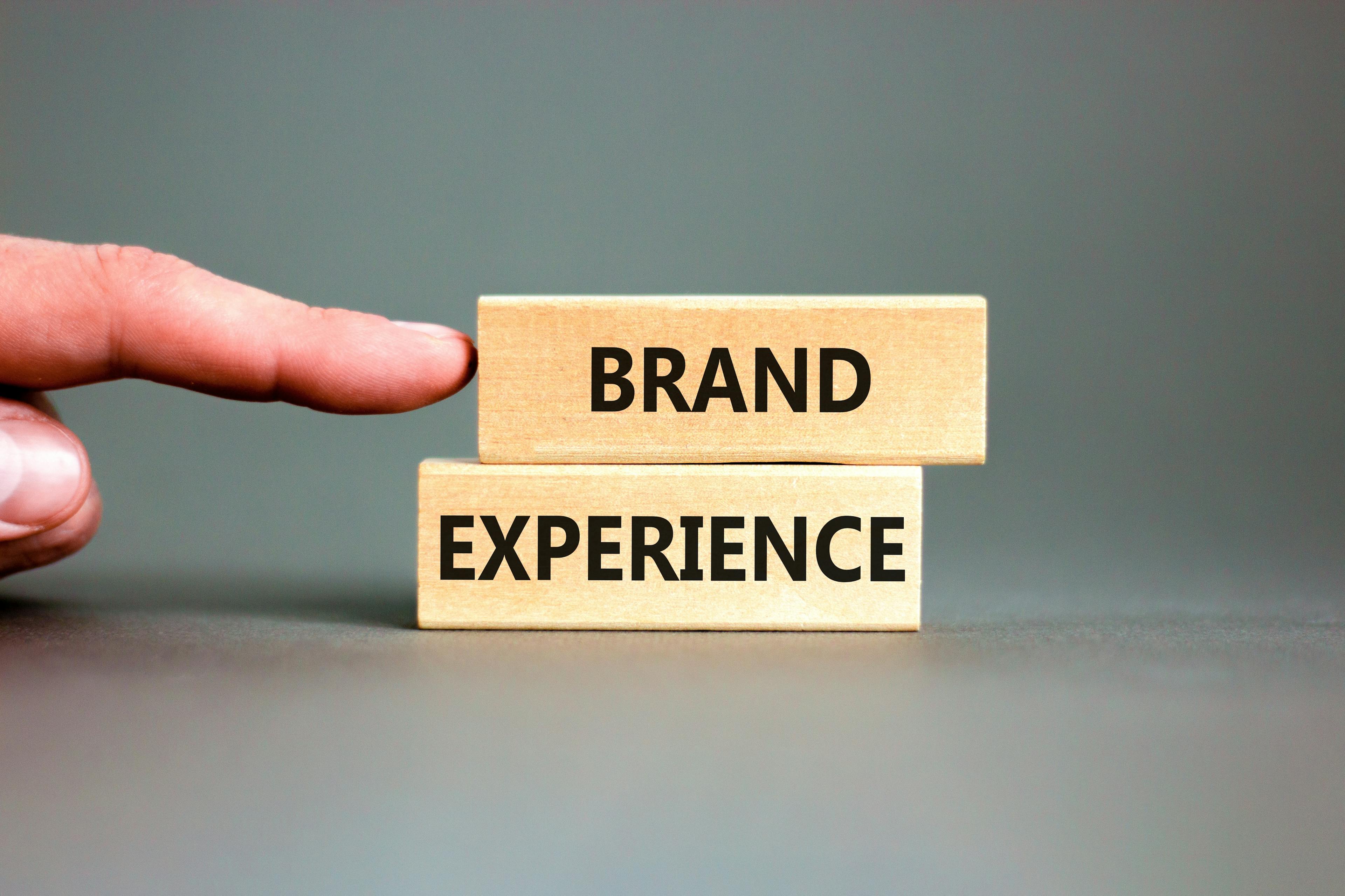 WHAT IS THE DIFFERENCE BETWEEN BRAND AND CUSTOMER EXPERIENCE?